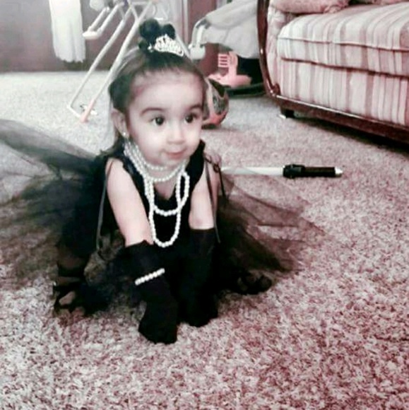 Meet your Posher, Naomi - Picture 1 of 1